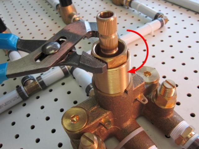 Use the sleeve removal tool to re-install the sleeve. In order to avoid over tightening the sleeve, hand tighten sleeve, and then use the adjustable pliers to apply a quarter turn. Approximately 10-14 lbs of torque are required to properly install the sleeve.